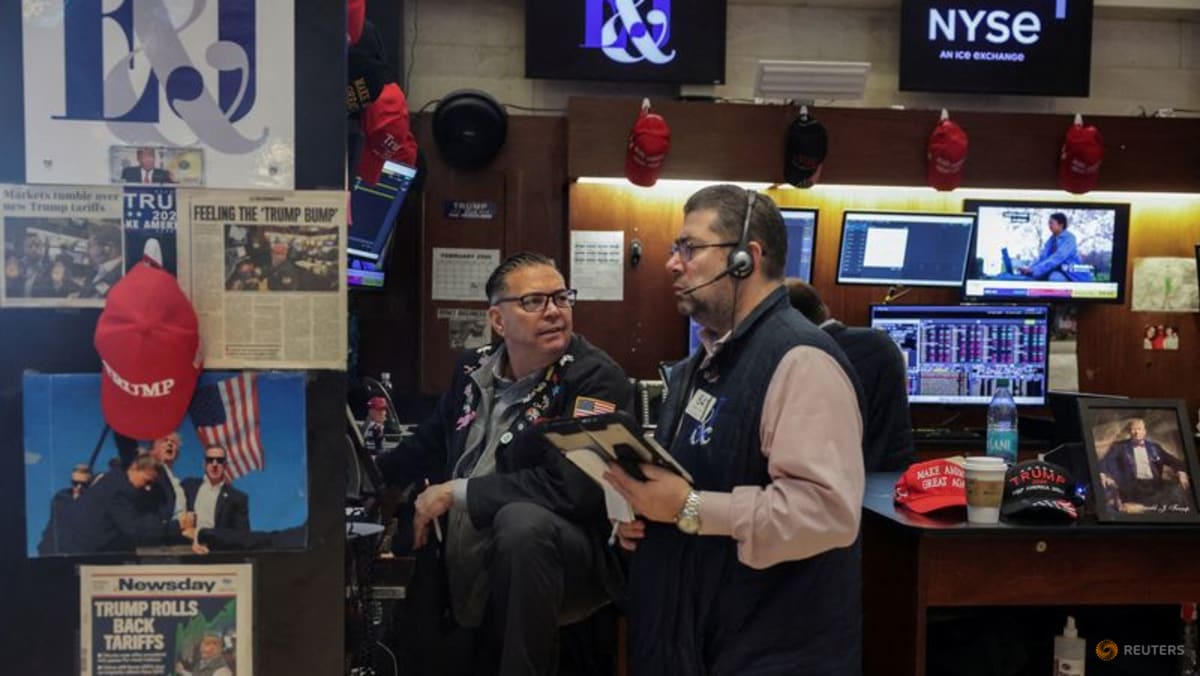 Stocks bounce back amid investor unease about AI, tariffs