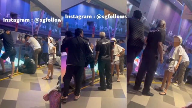 疑不满看球赛直播视线被挡 老妇当众大喊种族歧视言论