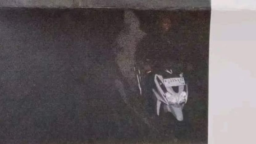 Foto pocong kena tilang elektronik yang viral ternyata hoaks Foto pocong kena tilang elektronik yang viral ternyata hoaks