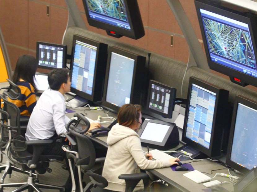 New air traffic control system tracks more planes and farther