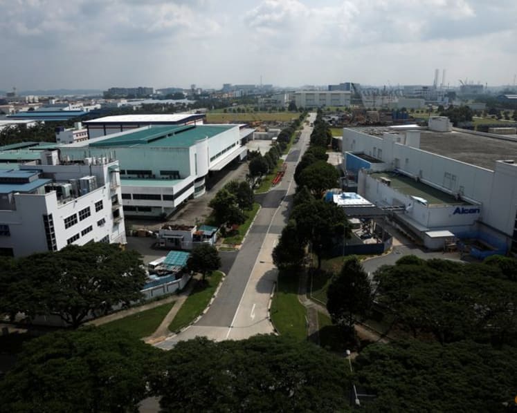 Manufacturing slumps, construction shines in Q4 as economic growth slows to 3.8% in 2022: MTI estimates