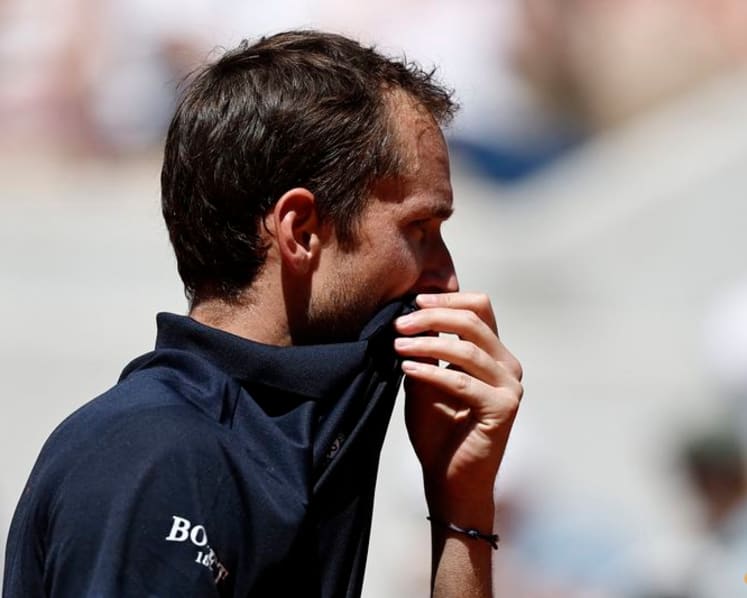 Medvedev rules out skipping French Open despite cruel deja vu