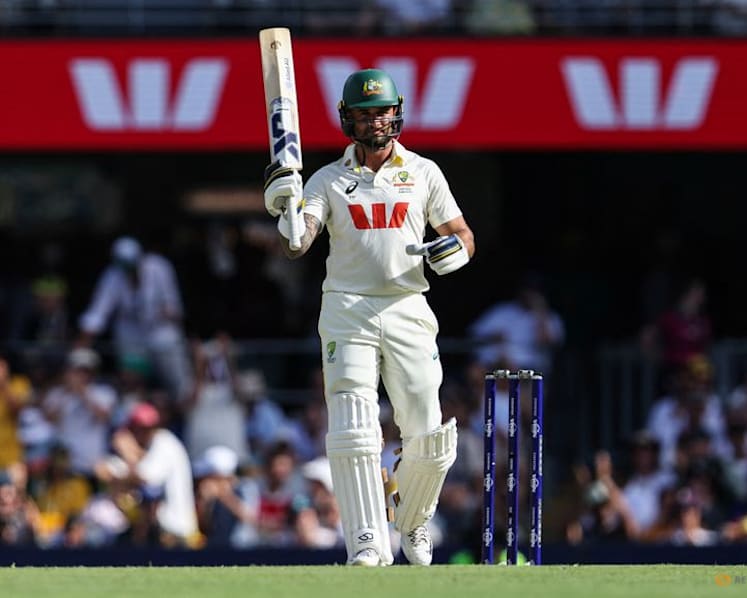 Australia take lead in second Ashes test as England fumble at the Gabba