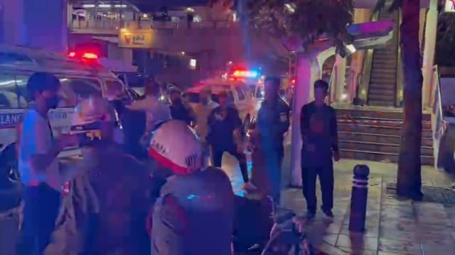 曼谷BTS乘客电扶梯失重心 引“骨牌效应”致27人跌伤