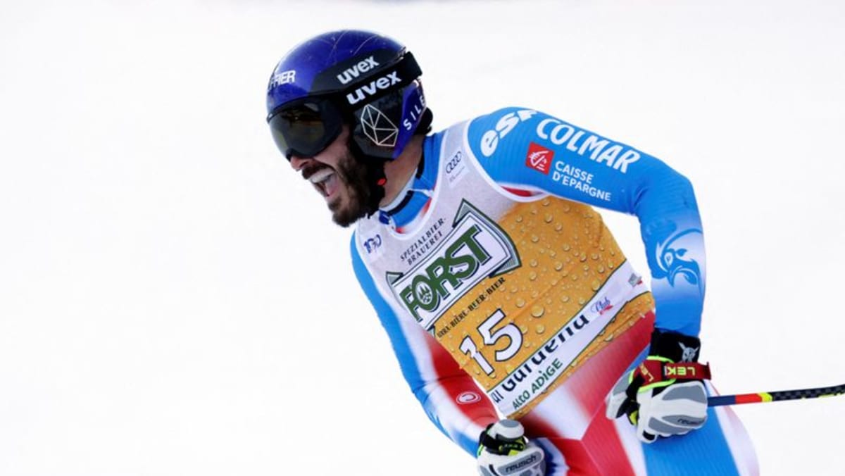 Alpine skiing-Double vision continues to plague Sarrazin after downhill crash Alpine skiing-Double vision continues to plague Sarrazin after downhill crash