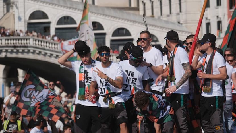 Celebrations in the canals as Venezia set sail for Serie A