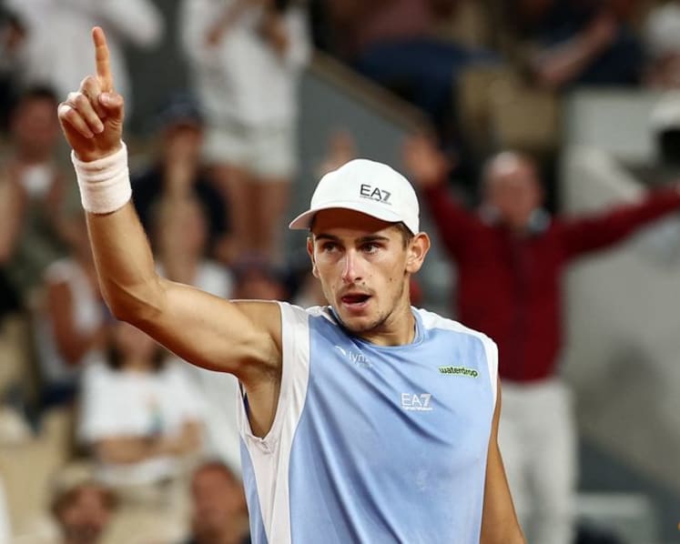 Italian trio poised for semi-final charge at Roland Garros