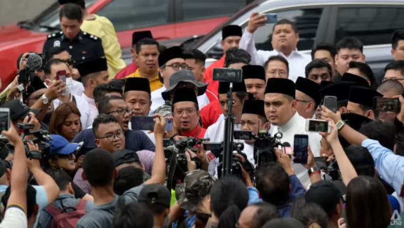 Ketua pemuda UMNO gesa kerajaan haramkan pelawak Jocelyn Chia daripada masuk M'sia