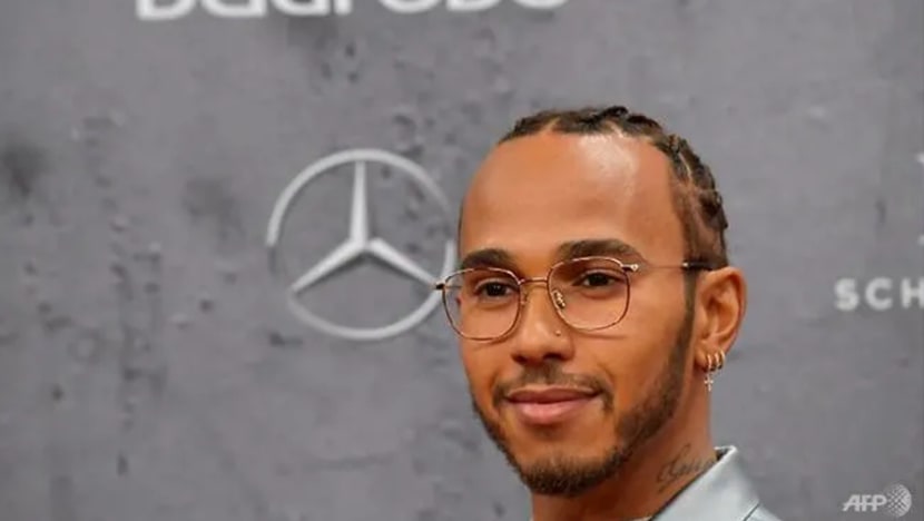 Hamilton cipta rekod baru setelah raih kemenangan ke-92 di Portugal Hamilton cipta rekod baru setelah raih kemenangan ke-92 di Portugal