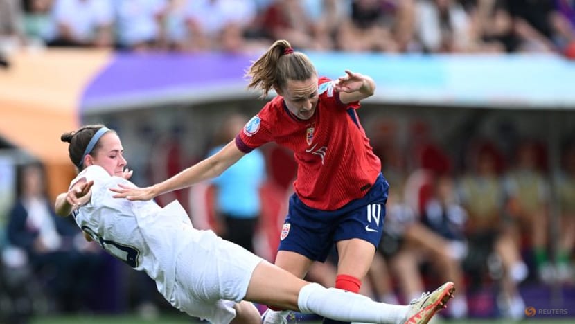 Graham Hansen strikes late as Norway beat Finland 2-1