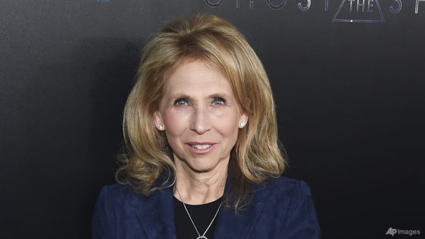 Senators question Paramount's Redstone over 60 Minutes settlement attempts with Trump Senators question Paramount's Redstone over 60 Minutes settlement attempts with Trump