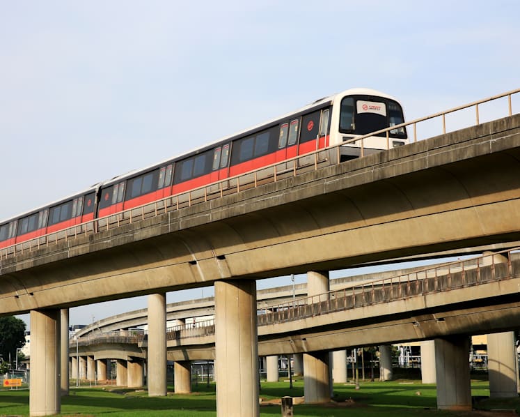 Commuters outraged after 3 SMRT track faults in 5 hours
