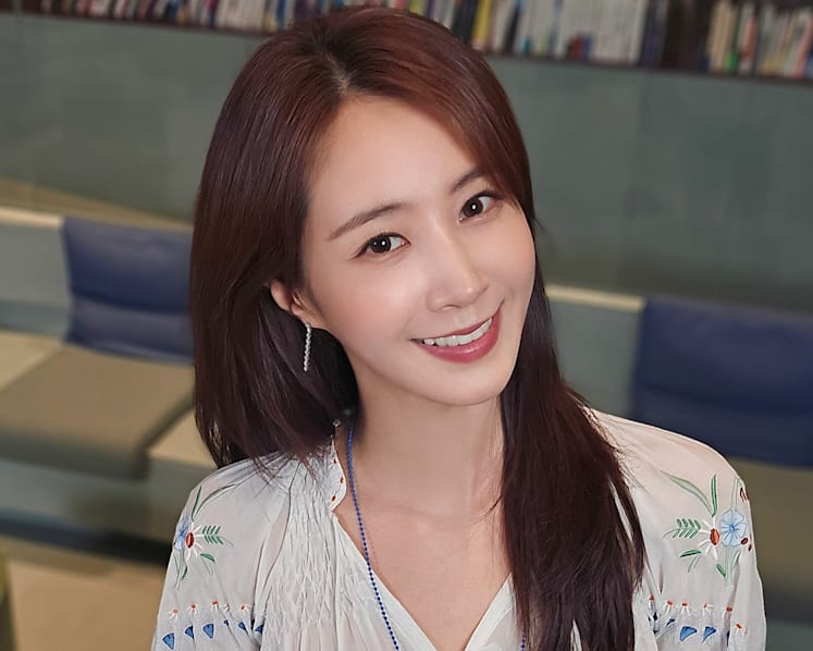 Girls' Generation member Yuri to leave longtime agency SM Entertainment after 19 years
