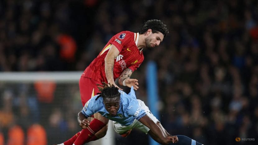Liverpool beat Man City 2-0 to extend lead at the top to 11 points Liverpool beat Man City 2-0 to extend lead at the top to 11 points