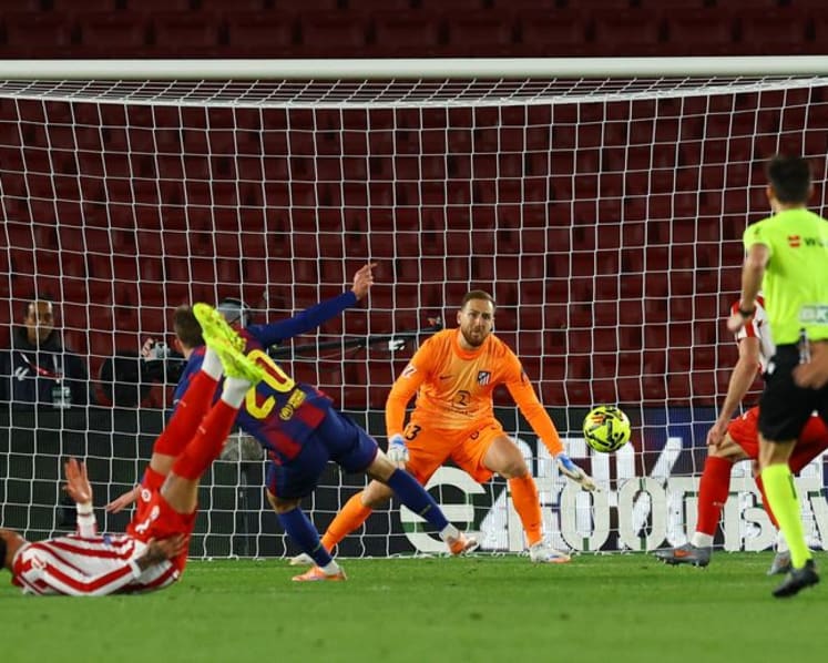 LaLiga leaders Barcelona fight back to beat Atletico 3-1