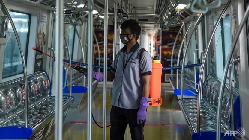 India confirms 61,800 new COVID-19 cases, more than 1,000 deaths 