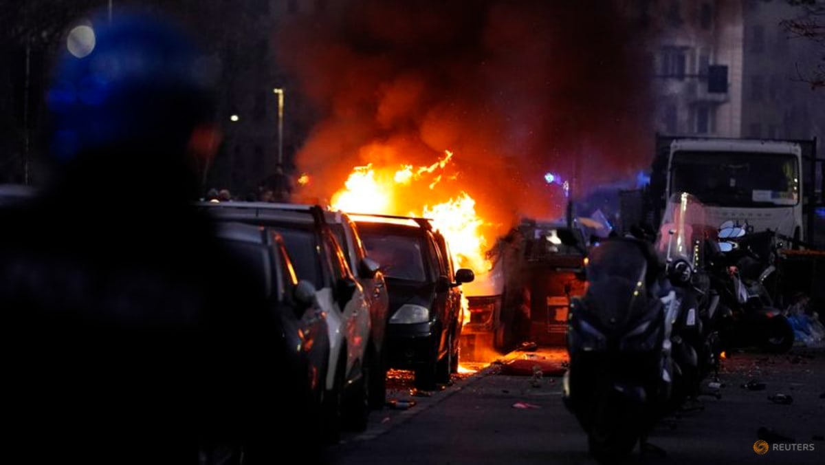 Genoa and Inter fans clash ahead of match