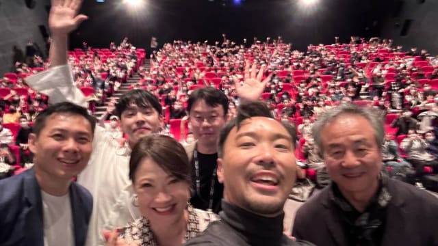 《花路阿朱妈》釜山电影节首映　洪慧芳激动含泪会影迷！