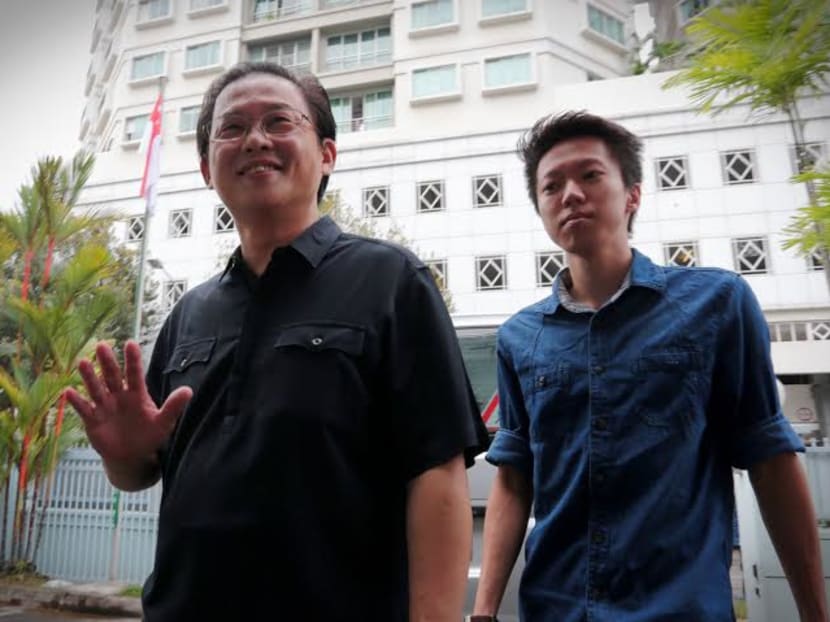 Potential candidates arrive at the Elections Department