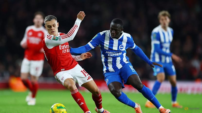 Arsenal visit Burnley with early momentum in Premier League title race