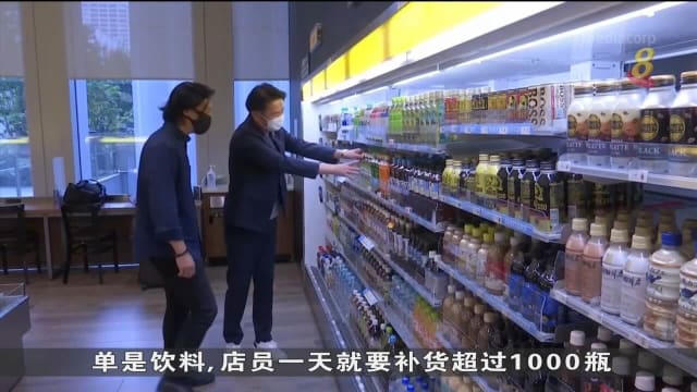 日本便利店引进机器人负责补货