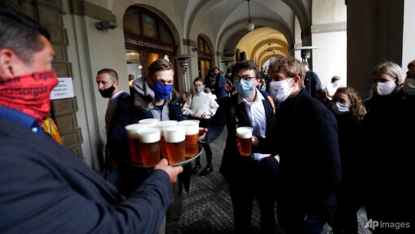 Despite pledges, Czechs face second COVID-19 lockdown as system totters Despite pledges, Czechs face second COVID-19 lockdown as system totters