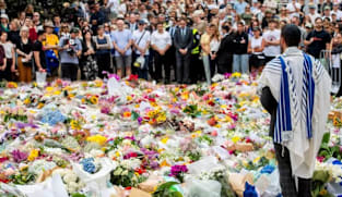 Upacara persemadian mangsa serangan tembakan Pantai Bondi bermula di Sydney