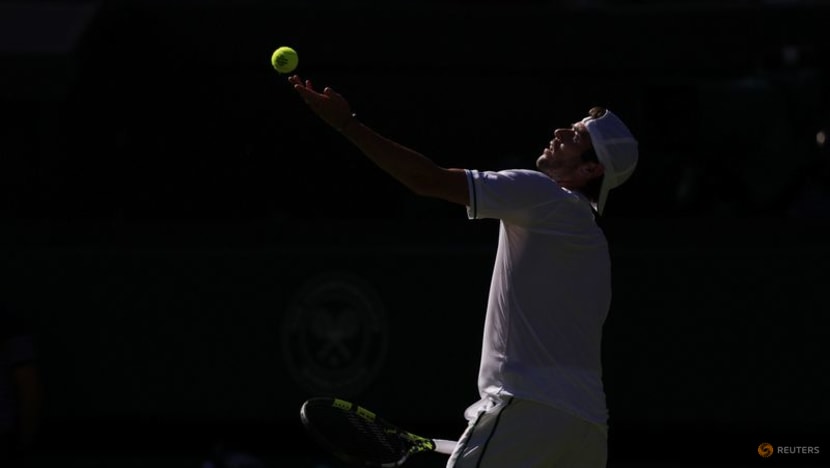 Fonseca enjoys Wimbledon debut with win over Briton Fearnley