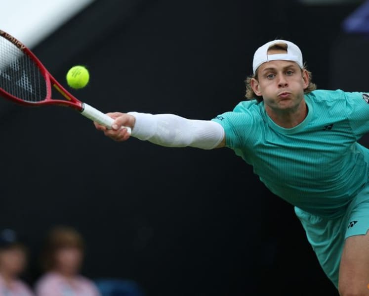 Bergs beats Humbert to clinch first ATP title at Eastbourne Open