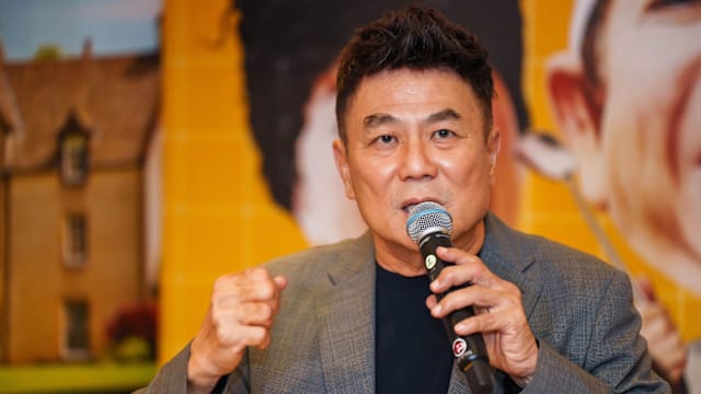 梁志强开麦了!脱口秀《群众大会》以幽默解剖人生百态