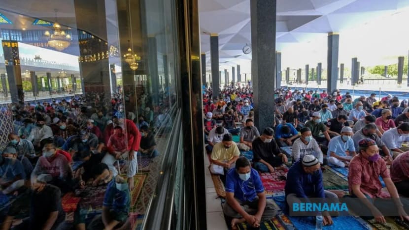 Tauliah mengajar beberapa pendakwah 'selebriti' di Selangor ditarik balik Tauliah mengajar beberapa pendakwah 'selebriti' di Selangor ditarik balik