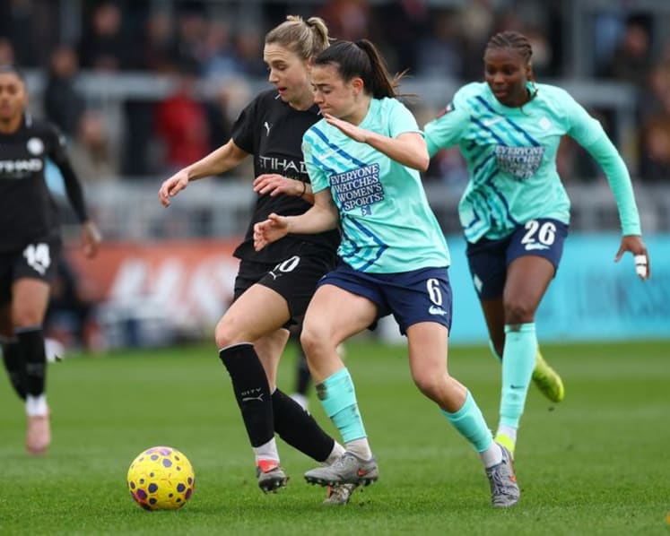 Man City go nine points clear in WSL after 2-1 win over London City