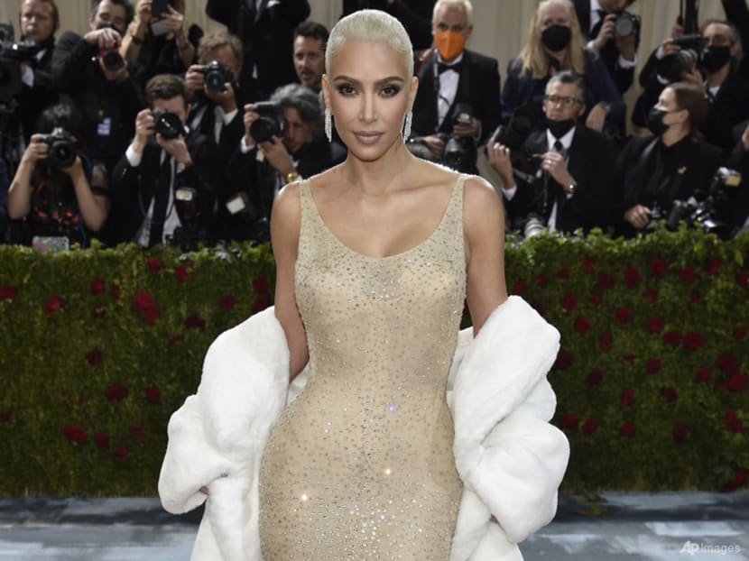 Kim Kardashian wears Marilyn Monroe gown to Met Gala Kim Kardashian wears Marilyn Monroe gown to Met Gala