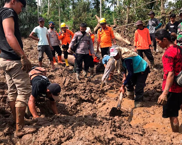 Death toll from Indonesia earthquake rises to 11 