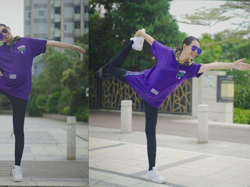 Six Months Pregnant Ada Choi Does Yoga And Stands On One Leg