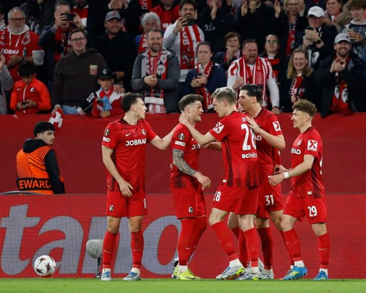 Freiburg beat 10-man Braga 3-1 to reach Europa League final