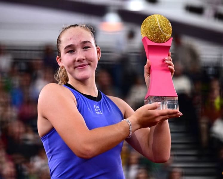 Andreeva fights back to beat Potapova in Linz Open final