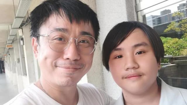 曾被父亲爆“考不上大学”　18岁小小彬近况曝光