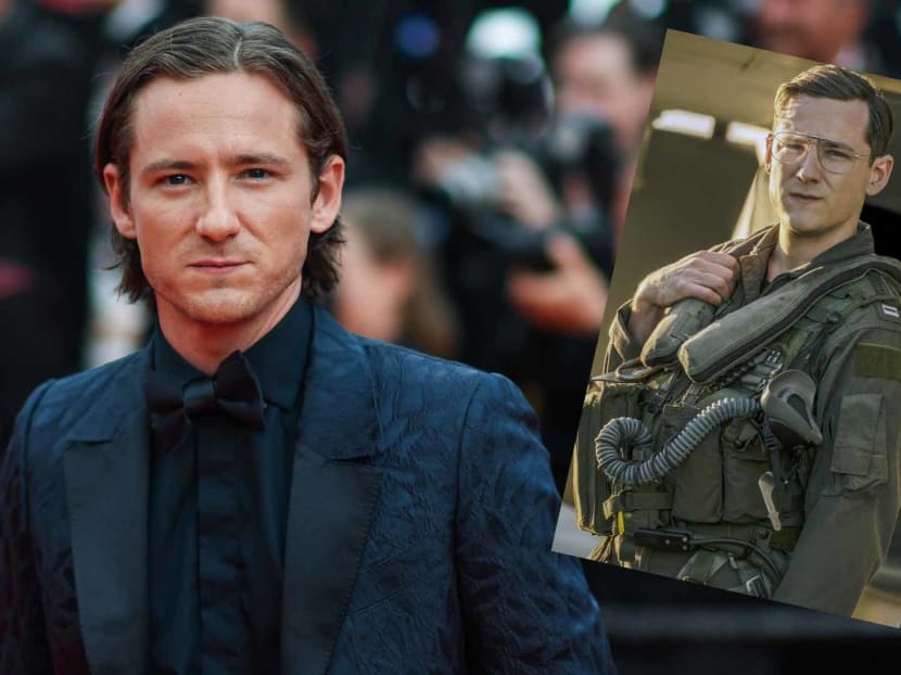 Lewis Pullman &mdash; Son Of Independence Day Star Bill Pullman&mdash; Enjoyed Playing A "Quiet Burning Ember" Character In Top Gun: Maverick