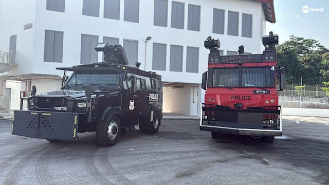 警方推出升级版战术反击车与新一代水炮车