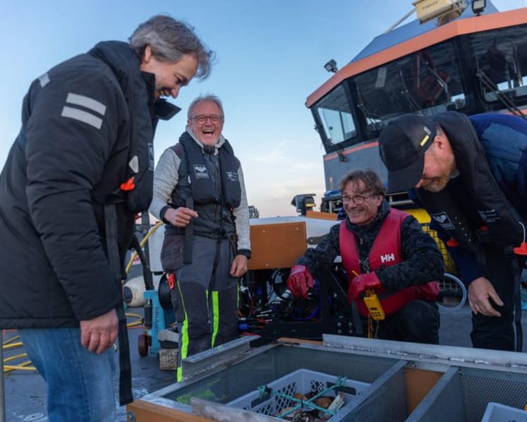 Norway recovers porcelain, chandeliers from 18th century shipwreck