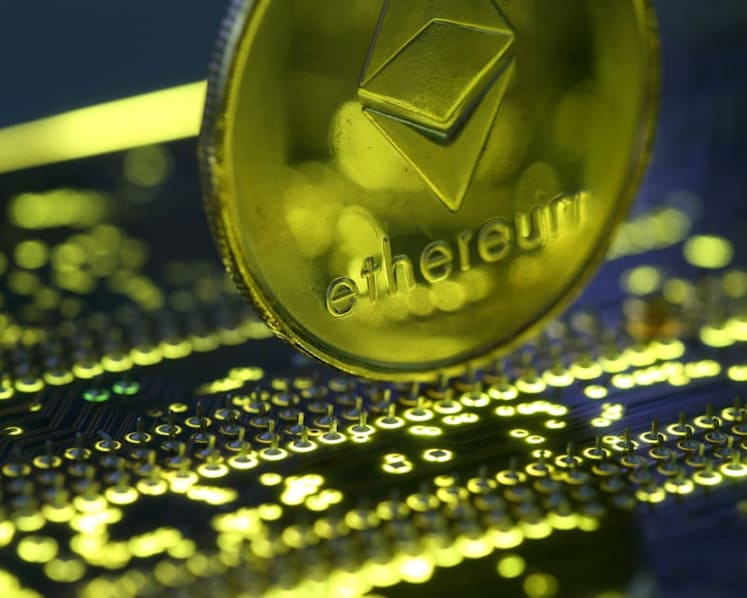 MAS discourages cryptocurrency firms from advertising their 'highly risky' services in public spaces