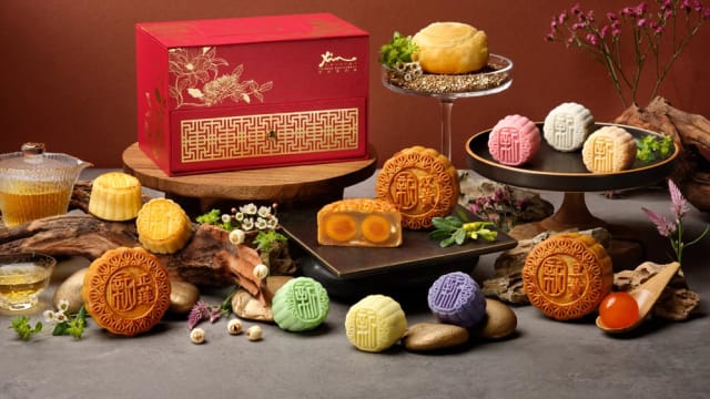 桂子月中落，果饼秋中香