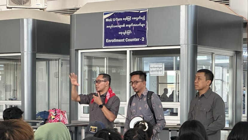 400 WNI korban TPPO online scam dievakuasi dari Myawaddy, Myanmar 400 WNI korban TPPO online scam dievakuasi dari Myawaddy, Myanmar