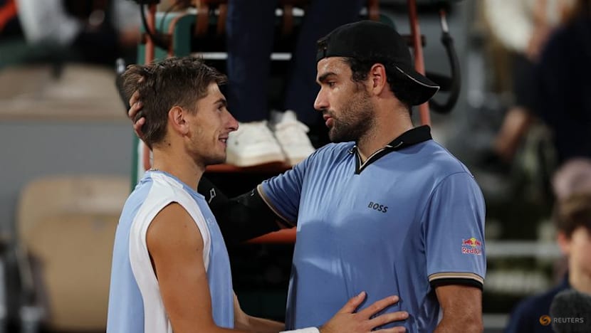 Arnaldi through to semi-finals as fellow Italian Berrettini retires injured