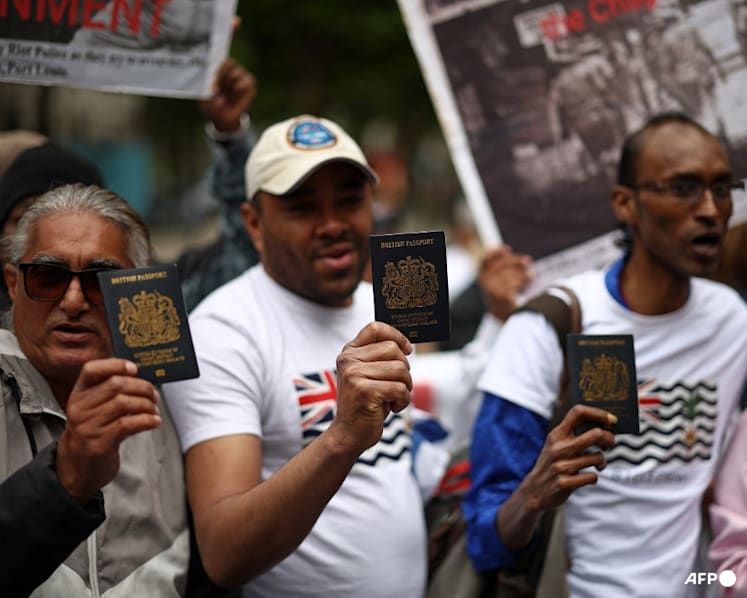 UK says will revisit Chagos deal after latest Trump criticism