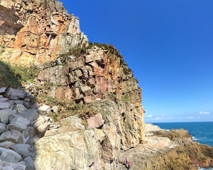 Singaporean injured after 10m fall at popular Taiwan rock climbing site Longdong: Reports