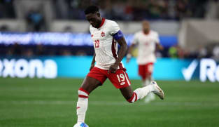  Bayern's Davies suffers ACL tear, Upamecano out with knee injury