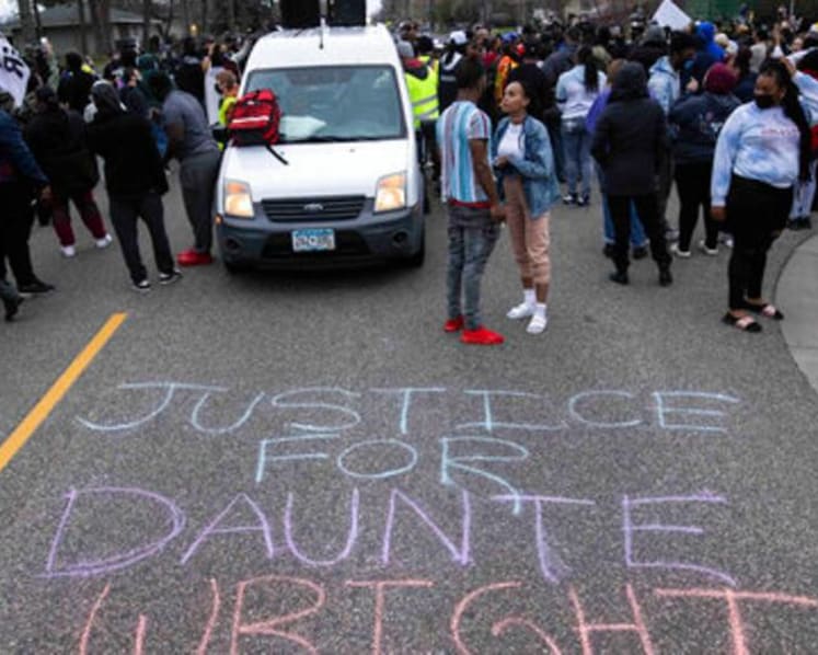 Minnesota officer mistook handgun for Taser in shooting of black man: Police 