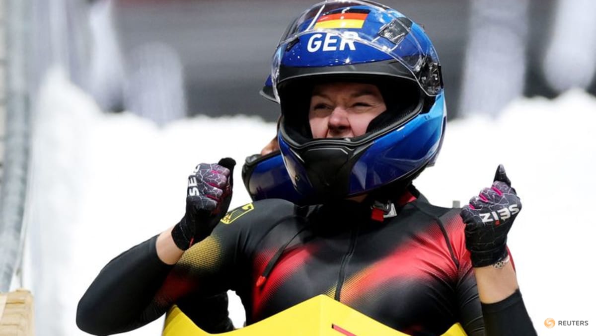 Bobsleigh-Germany's Nolte holds nerve to retain Two-Woman title